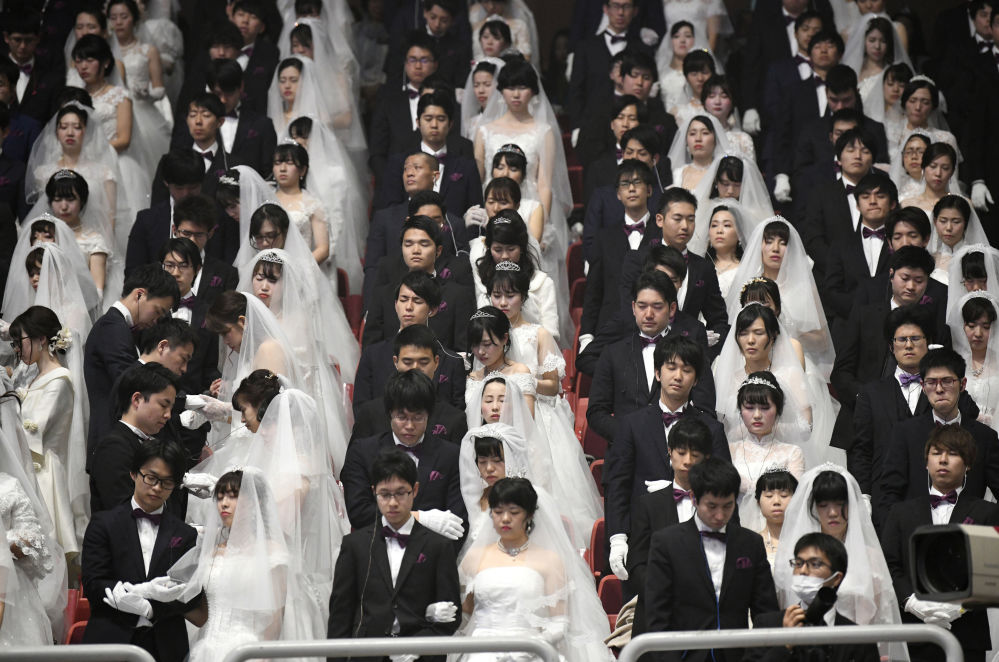 Массовая свадьба в Южной Корее бросила вызов страхам коронавируса
